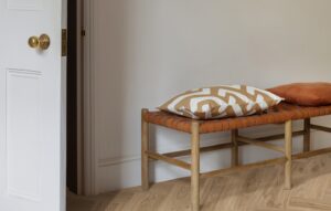 Moduleo Roots Herringbone Blackjack Oak 22229 sfeerbeeld